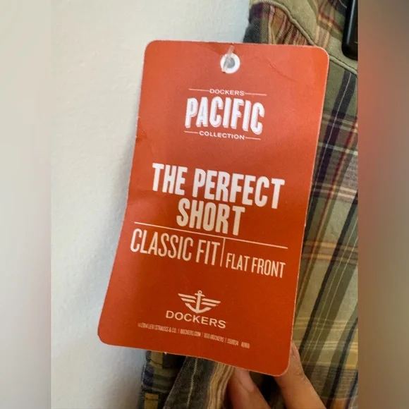 Dockers Classic Fit Flat Front Preppy Plaid Shorts Size 30 NWT - Picture 2 of 10